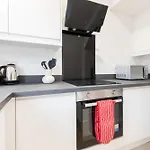 Spacious Modern 2br - Parking - Workspace Area, Ideal For Contractors & Long - Nordstay * Leeds (West Yorkshire)