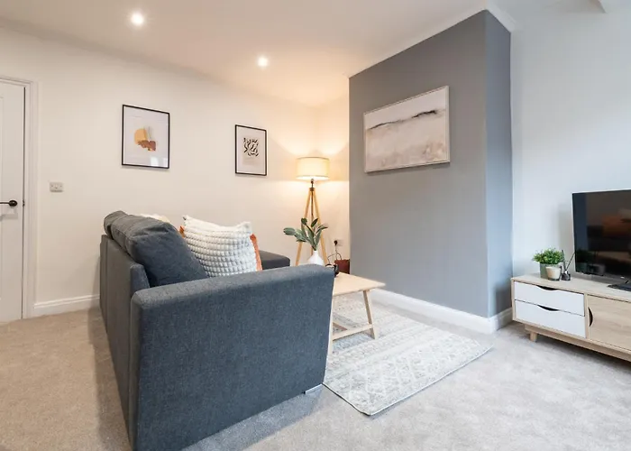 Spacious Modern 2Br - Parking - Workspace Area, Ideal For Contractors & Long Stays - Nordstay Vakantiehuis *