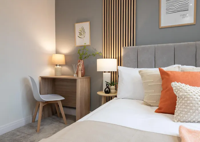 Spacious Modern 2Br - Parking - Workspace Area, Ideal For Contractors & Long Stays - Nordstay Leeds