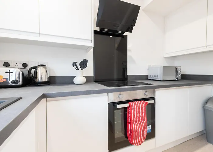 Spacious Modern 2Br - Parking - Workspace Area, Ideal For Contractors & Long Stays - Nordstay * Leeds