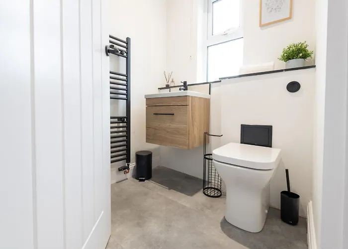 Spacious Modern 2Br - Parking - Workspace Area, Ideal For Contractors & Long Stays - Nordstay * Leeds (West Yorkshire)