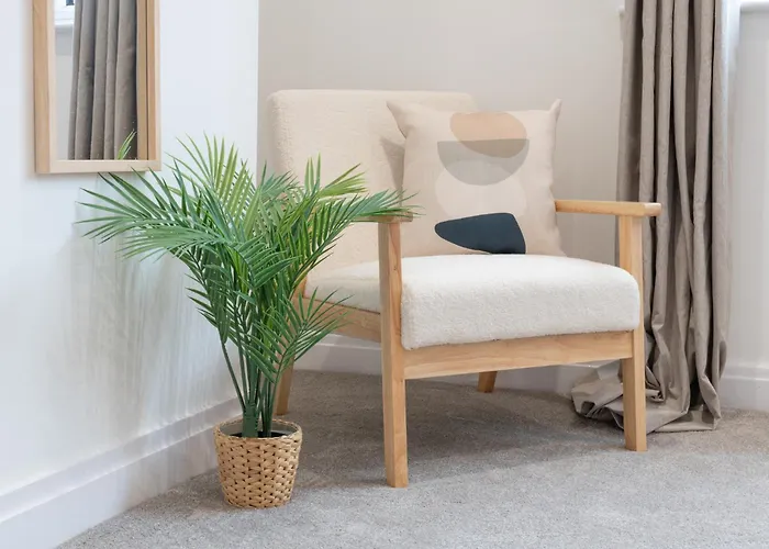 펜션 Spacious Modern 2Br - Parking - Workspace Area, Ideal For Contractors & Long Stays - Nordstay 리즈