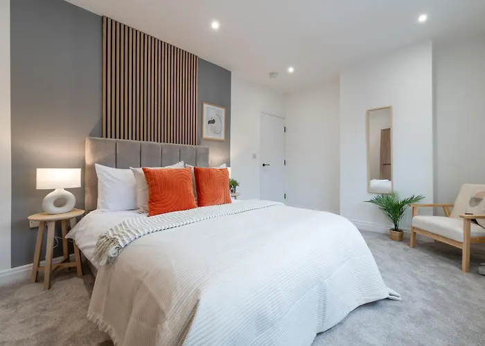 Spacious Modern 2Br - Parking - Workspace Area, Ideal For Contractors & Long Stays - Nordstay