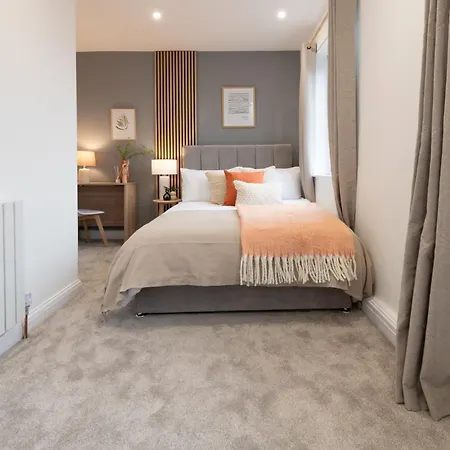 Spacious Modern 2br - Parking - Workspace Area, Ideal For Contractors & Long - Nordstay Leeds (West Yorkshire)
